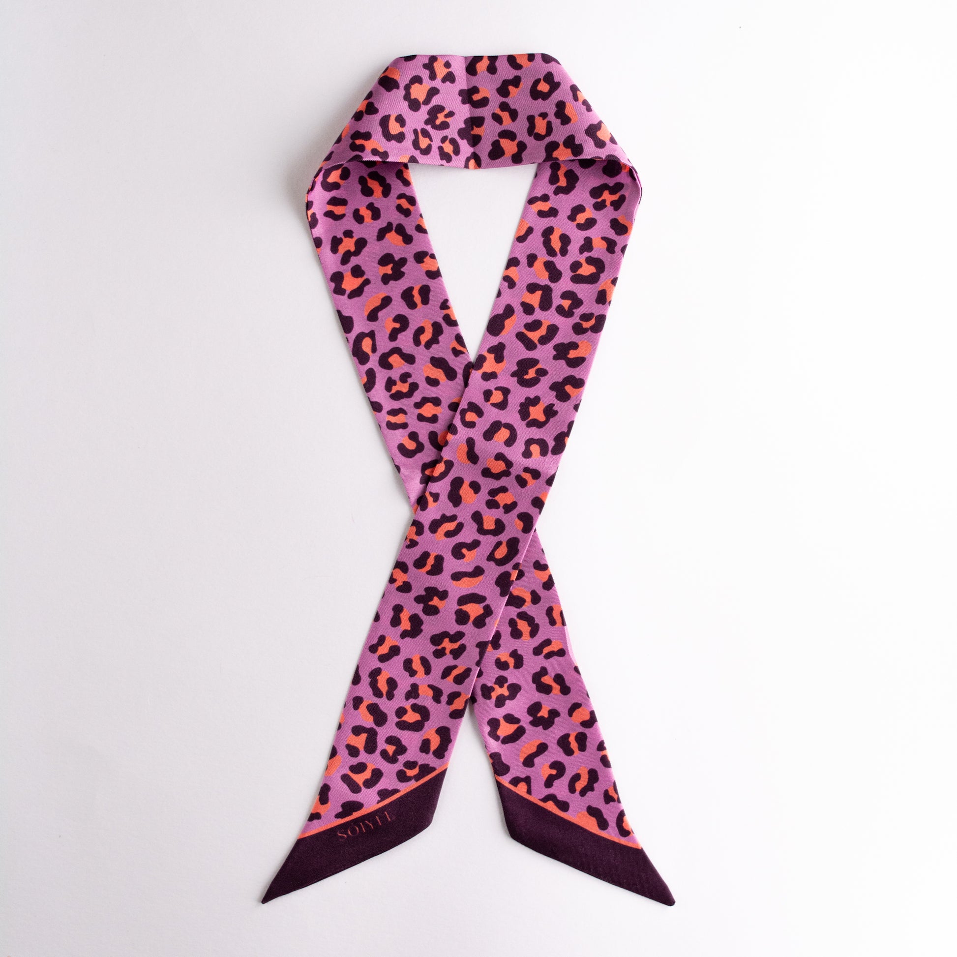 Twilly in leuchtendem Lila und Orange mit Leopardenmuster, 90cm x 5cm, aus 100% Seide.